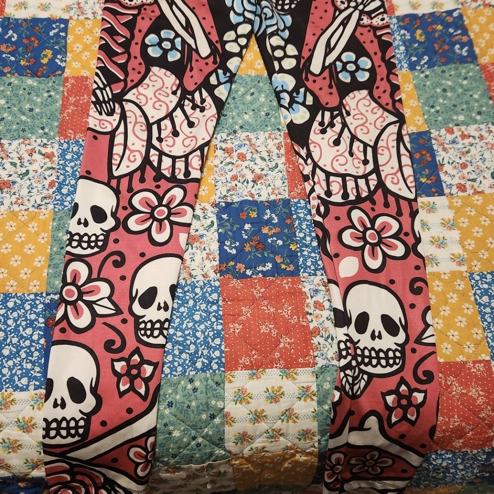 Too Fast Multicolor Skull and Floral Leggings Dia de Loz Meurtoz